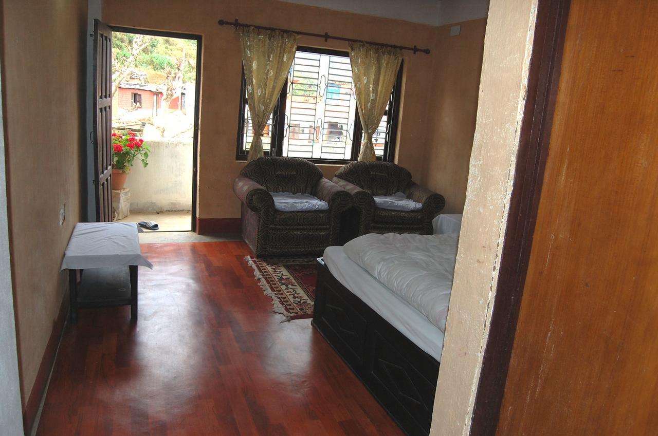 Shrestha Hotel & Restaurant Bandipur Exterior foto